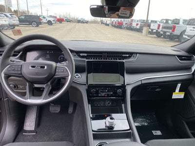 2025 Jeep Grand Cherokee GRAND CHEROKEE LAREDO X 4X4