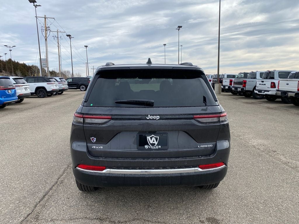 2025 Jeep Grand Cherokee GRAND CHEROKEE LAREDO X 4X4