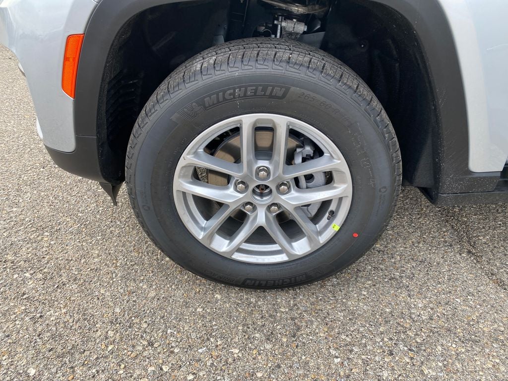 2025 Jeep Grand Cherokee GRAND CHEROKEE LAREDO X 4X4