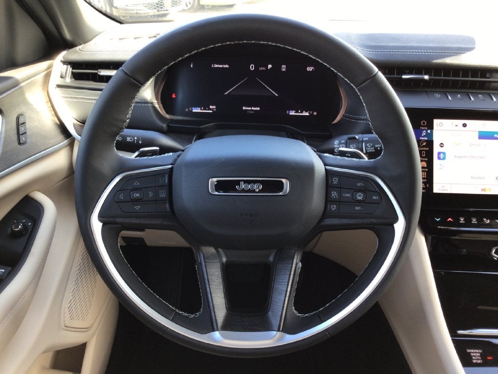 2027 Jeep Grand Cherokee GRAND CHEROKEE LIMITED 4X4