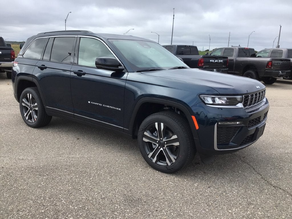 2027 Jeep Grand Cherokee GRAND CHEROKEE LIMITED 4X4