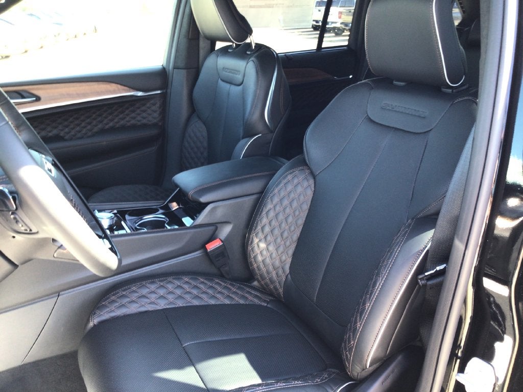 2027 Jeep Grand Cherokee GRAND CHEROKEE SUMMIT 4X4