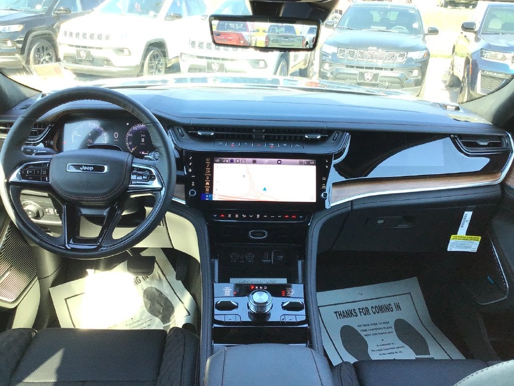 2027 Jeep Grand Cherokee GRAND CHEROKEE SUMMIT 4X4