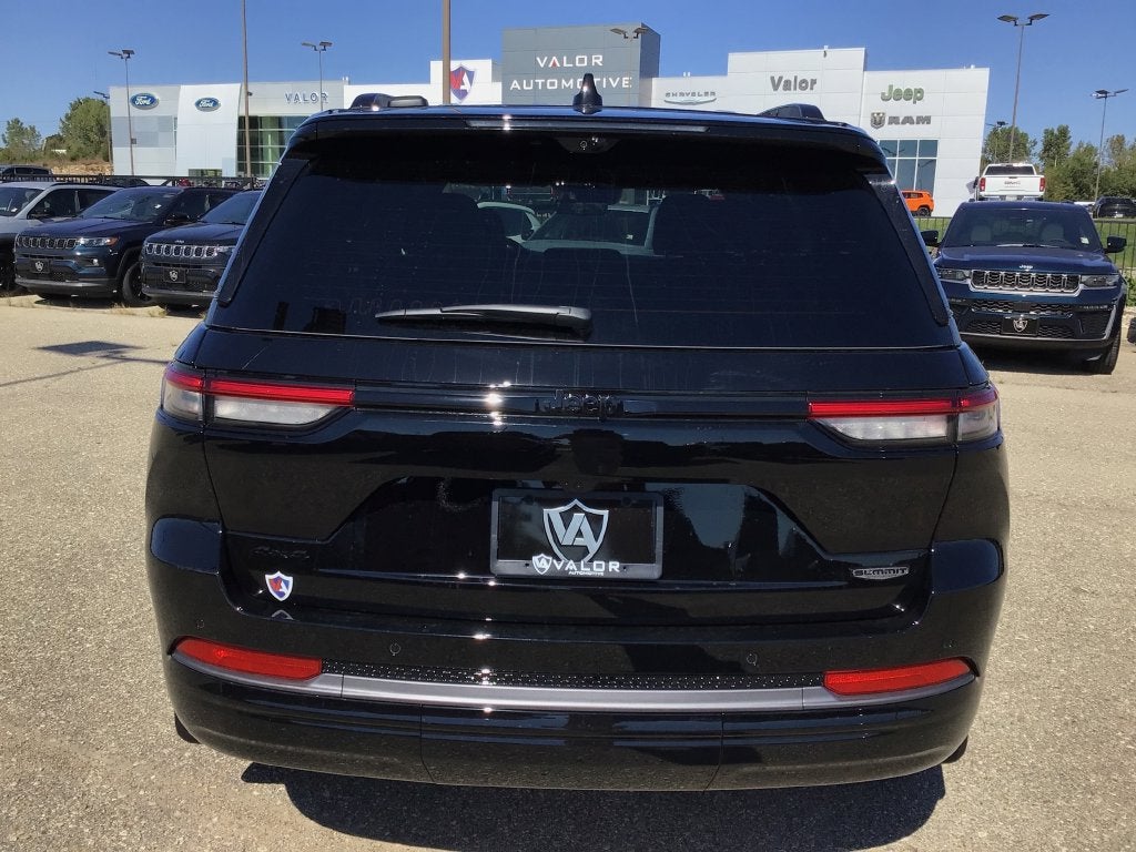 2027 Jeep Grand Cherokee GRAND CHEROKEE SUMMIT 4X4