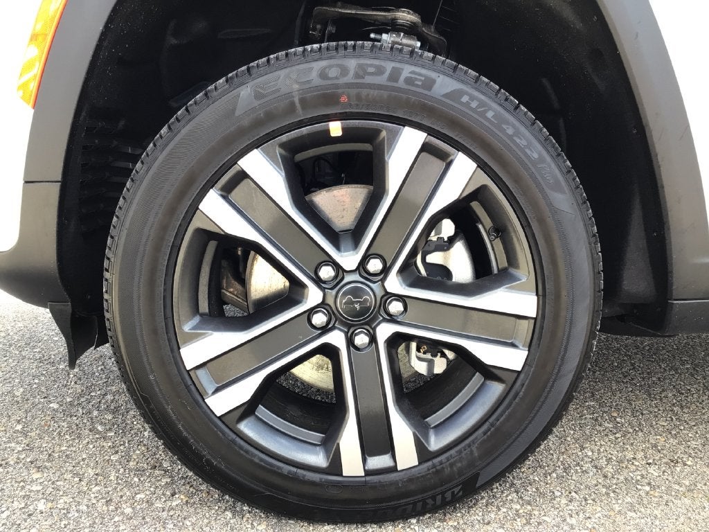2027 Jeep Grand Cherokee GRAND CHEROKEE L LIMITED 4X4