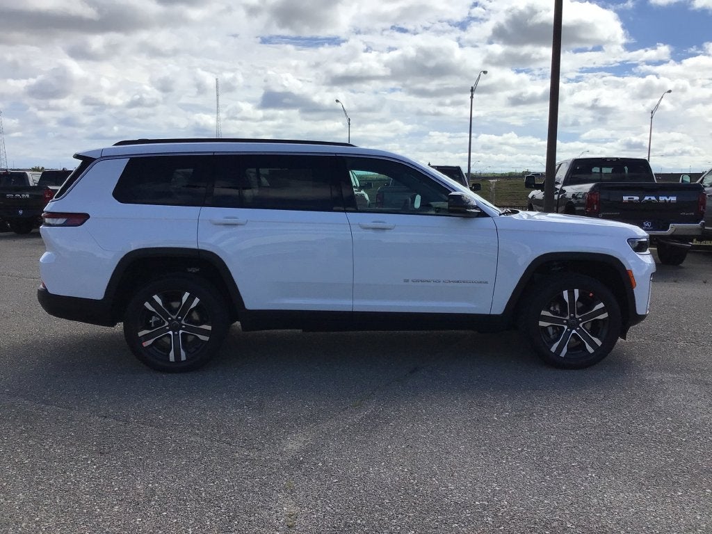 2027 Jeep Grand Cherokee GRAND CHEROKEE L LIMITED 4X4