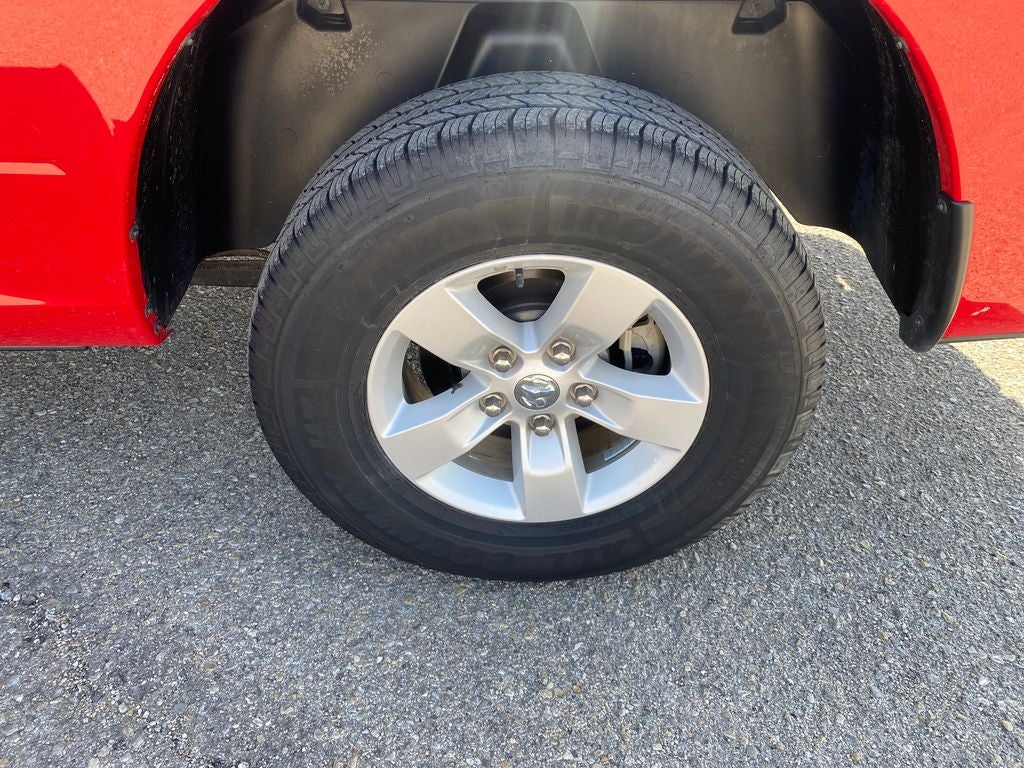 2023 RAM 1500 Classic SLT Crew Cab 4x4 5'7' Box