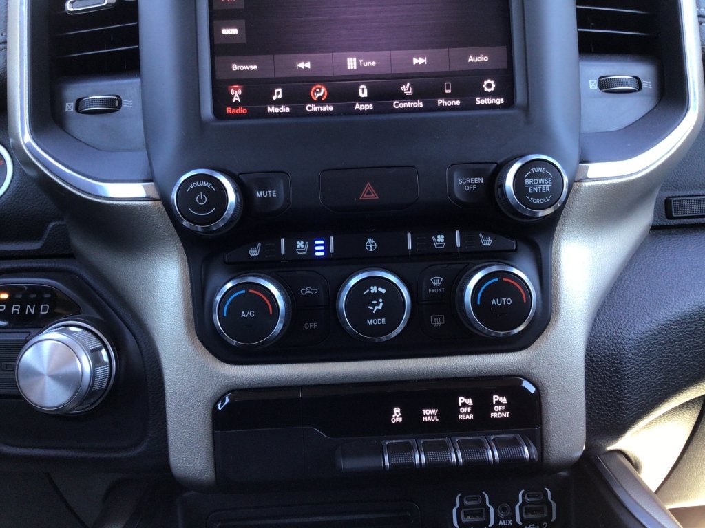 2019 RAM 1500 Laramie Crew Cab 4x2 5'7' Box