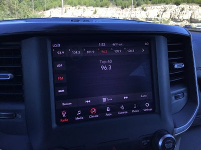 2019 RAM 1500 Laramie Crew Cab 4x2 5'7' Box