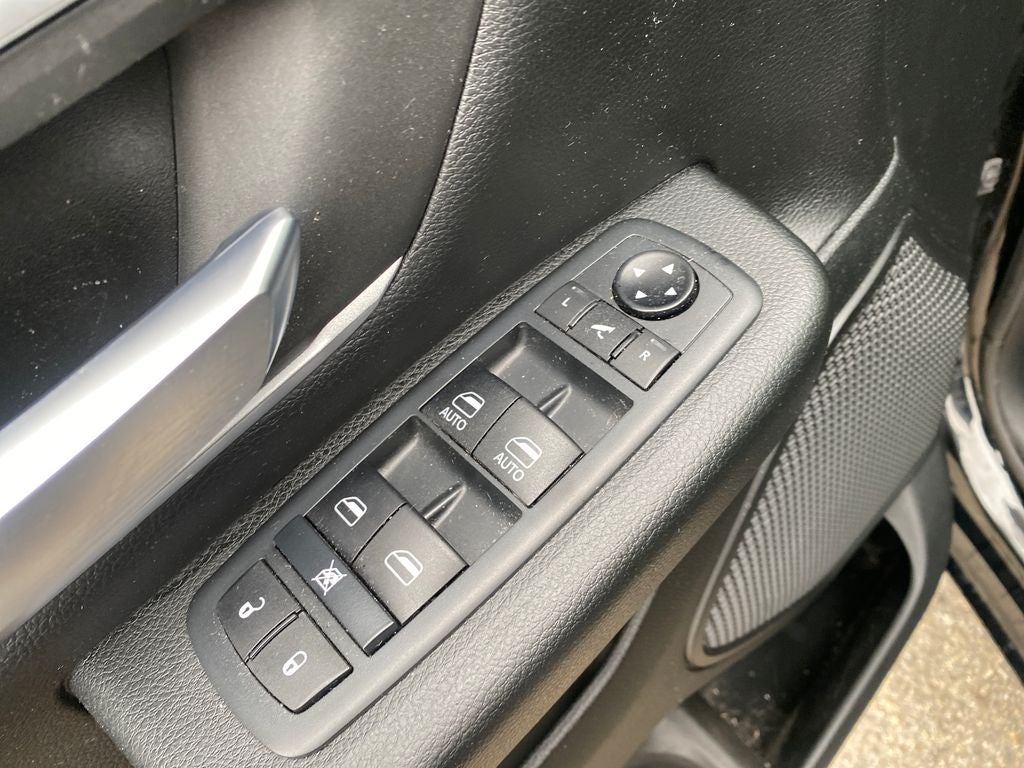 2021 RAM 1500 Big Horn Crew Cab 4x4 5'7' Box