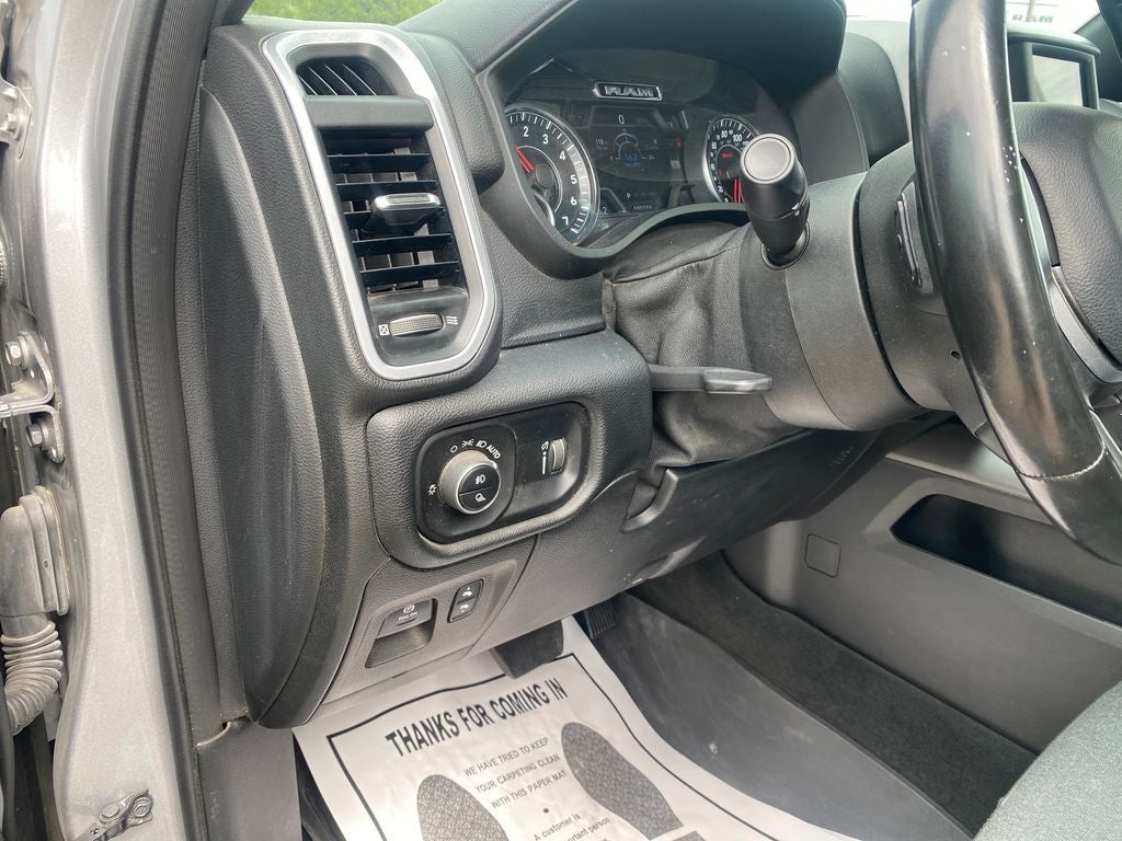 2021 RAM 1500 Big Horn Quad Cab 4x4 6'4' Box