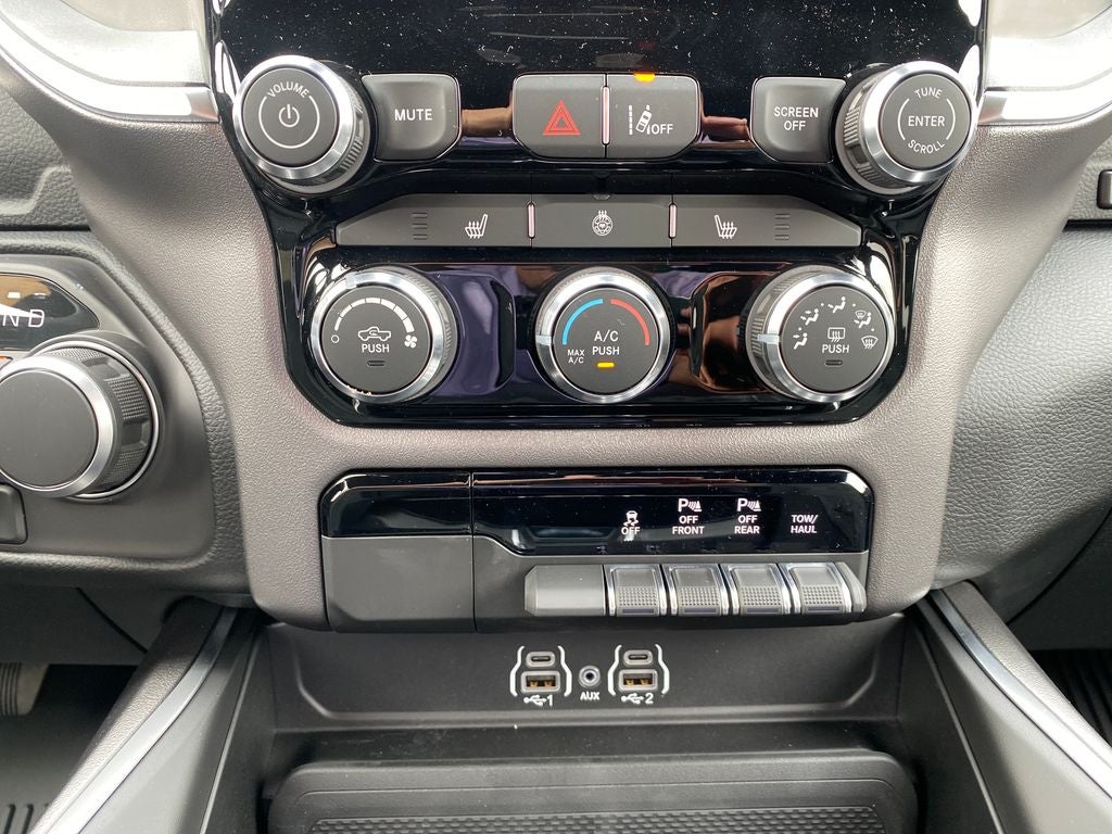 2026 RAM 1500 RAM 1500 BIG HORN CREW CAB 4X4 5'7' BOX