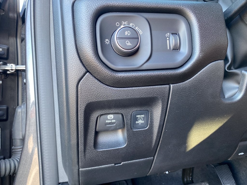 2026 RAM Ram 1500 RAM 1500 EXPRESS CREW CAB 4X4 5'7' BOX