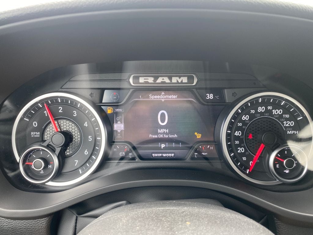 2026 RAM Ram 1500 RAM 1500 EXPRESS CREW CAB 4X4 5'7' BOX