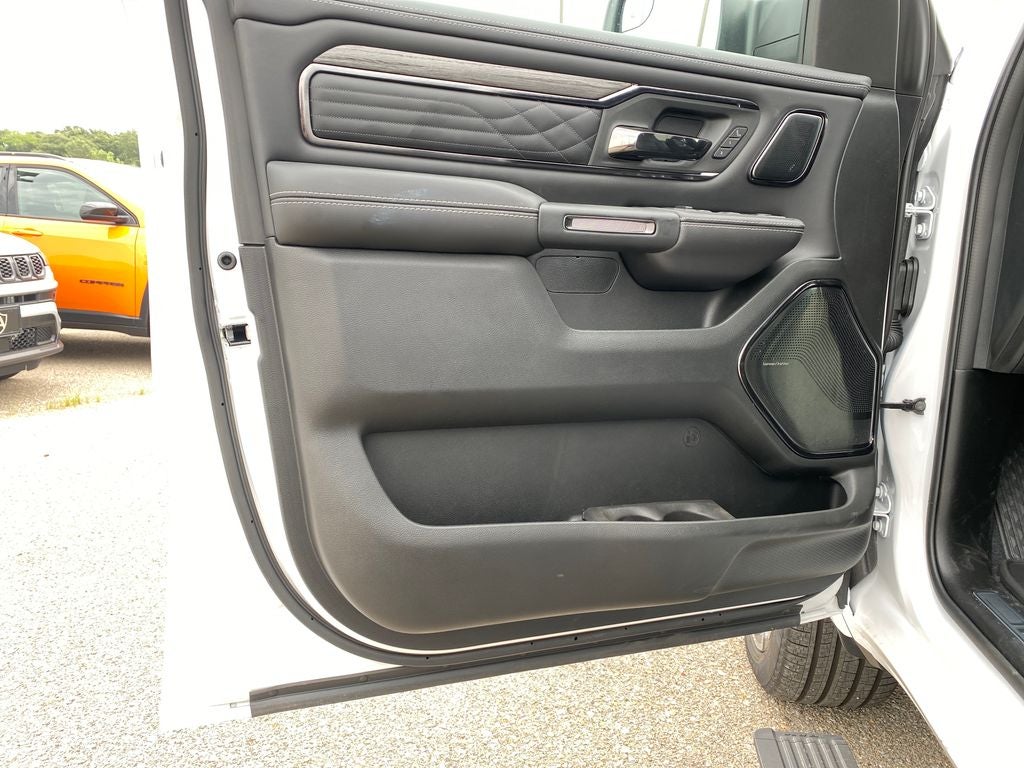 2026 RAM 1500 RAM 1500 LIMITED CREW CAB 4X4 5'7' BOX