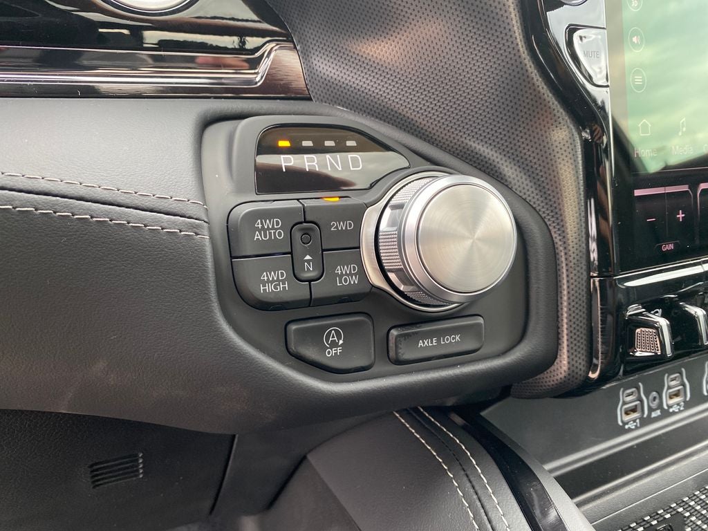 2026 RAM 1500 RAM 1500 LIMITED CREW CAB 4X4 5'7' BOX