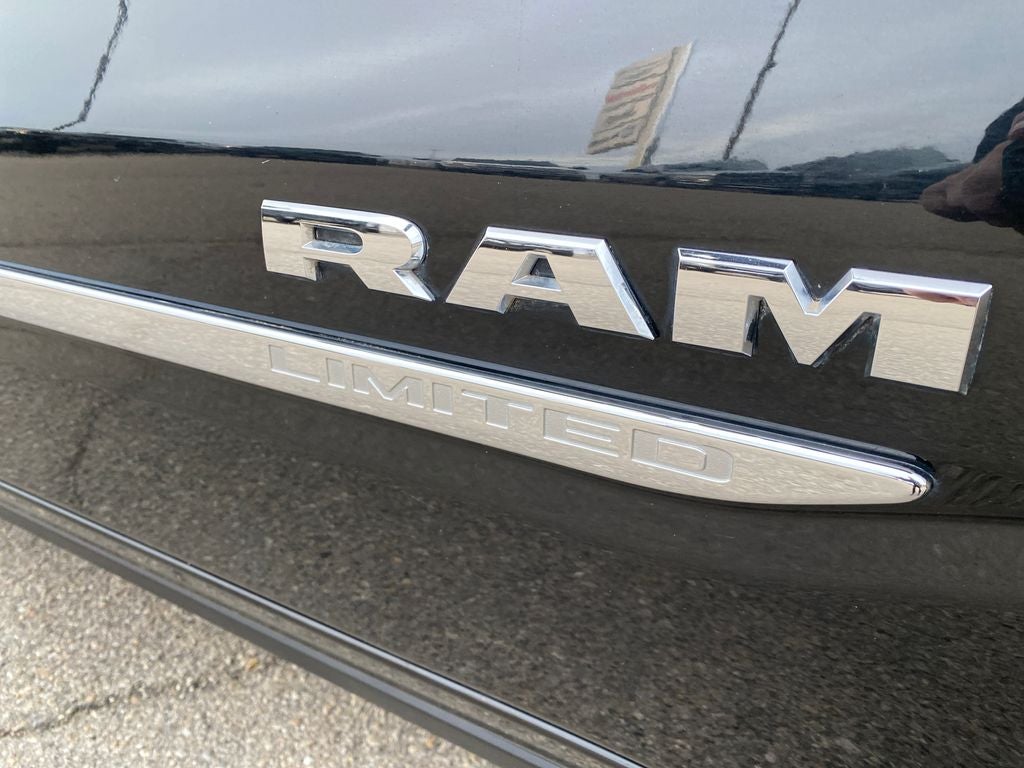 2022 RAM 1500 Limited Crew Cab 4x4 5'7' Box