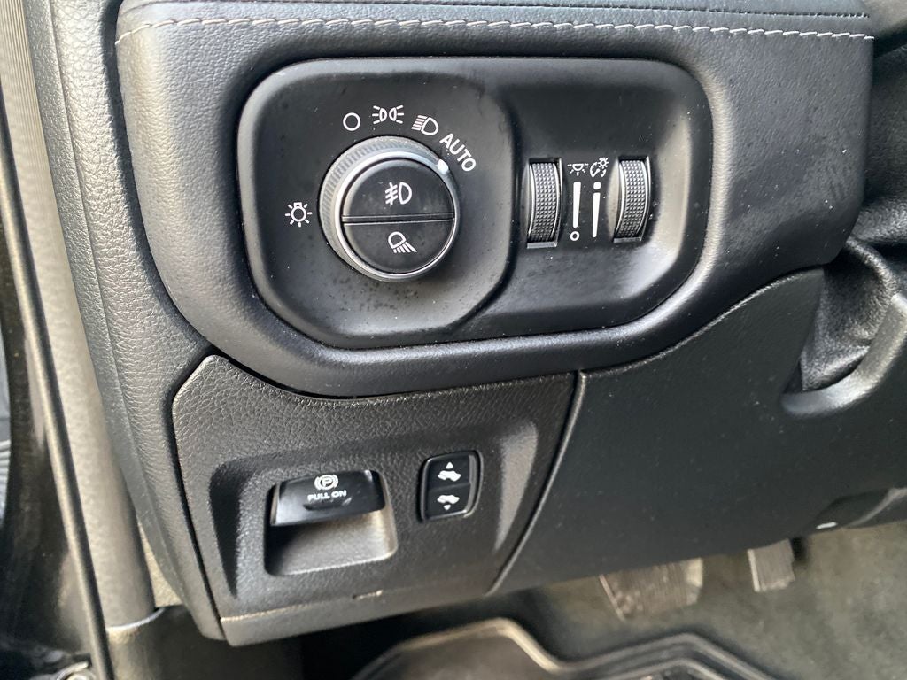 2022 RAM 1500 Limited Crew Cab 4x4 5'7' Box