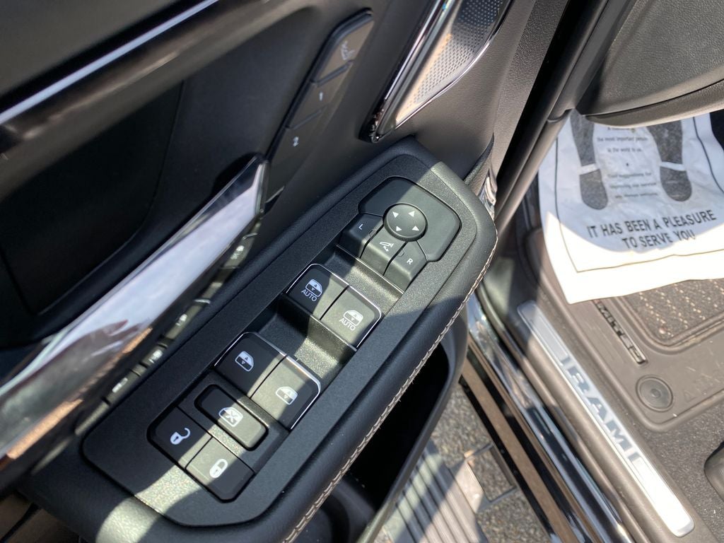 2026 RAM Ram 1500 RAM 1500 LIMITED CREW CAB 4X4 5'7' BOX
