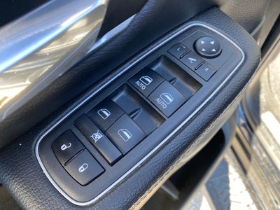 2022 RAM 1500 Laramie Crew Cab 4x4 5'7' Box