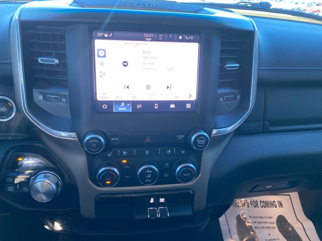 2022 RAM 1500 Laramie Crew Cab 4x4 5'7' Box