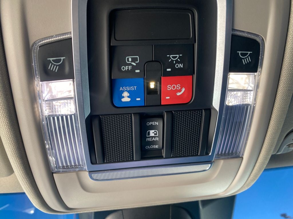 2022 RAM 1500 Laramie Crew Cab 4x4 5'7' Box