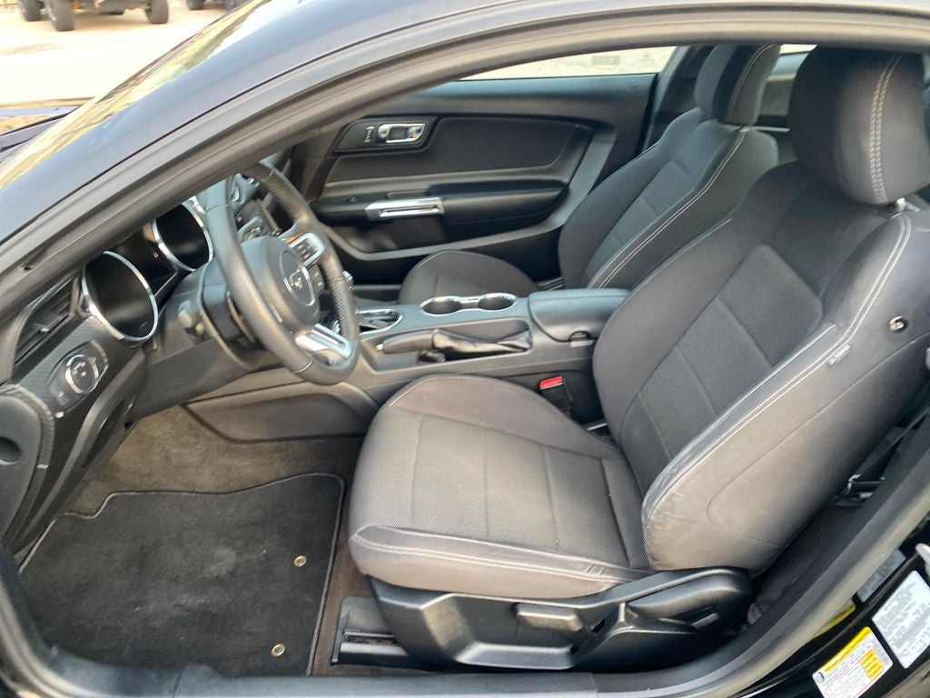 2016 Ford Mustang V6