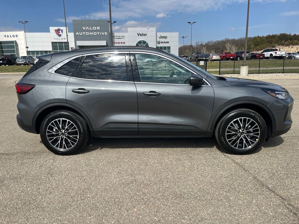 2025 Ford Escape Plug-In Hybrid Base