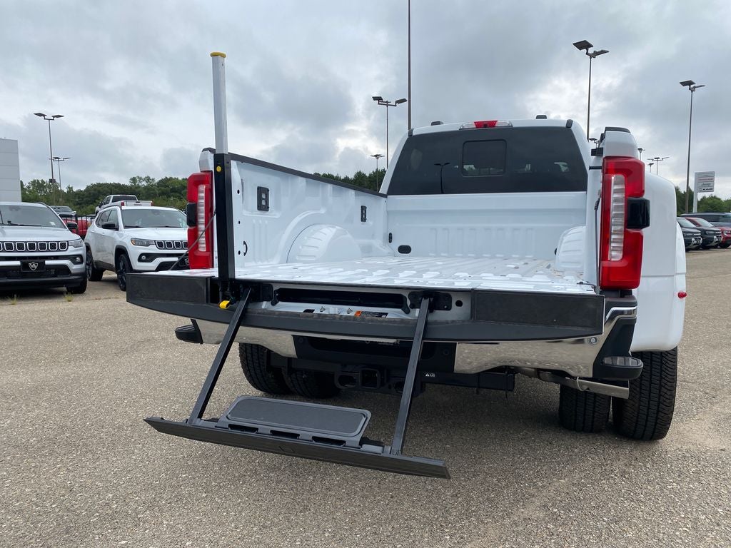 2026 Ford F-350SD Lariat DRW