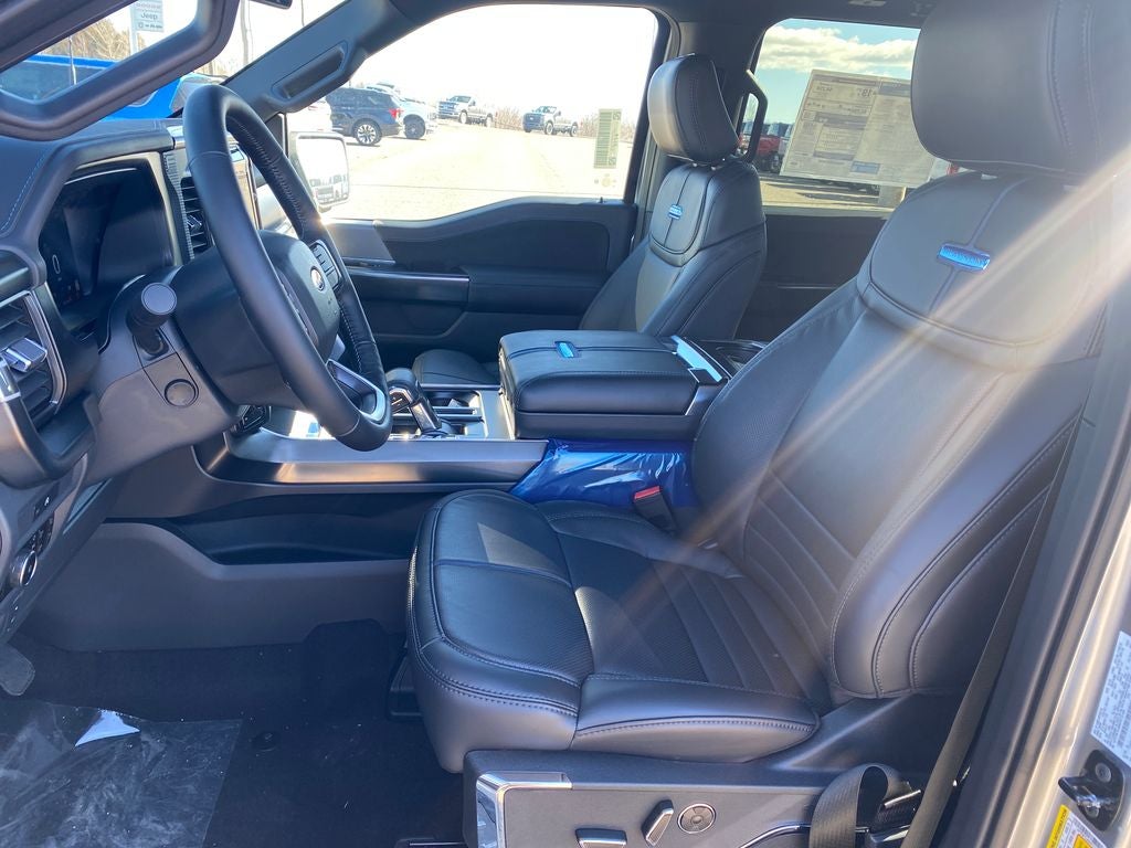 2025 Ford F-150 Platinum