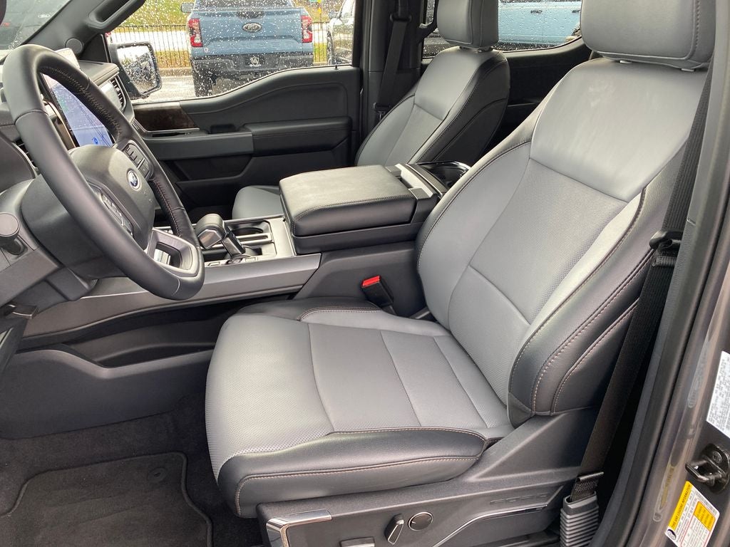 2023 Ford F-150 Lightning LARIAT