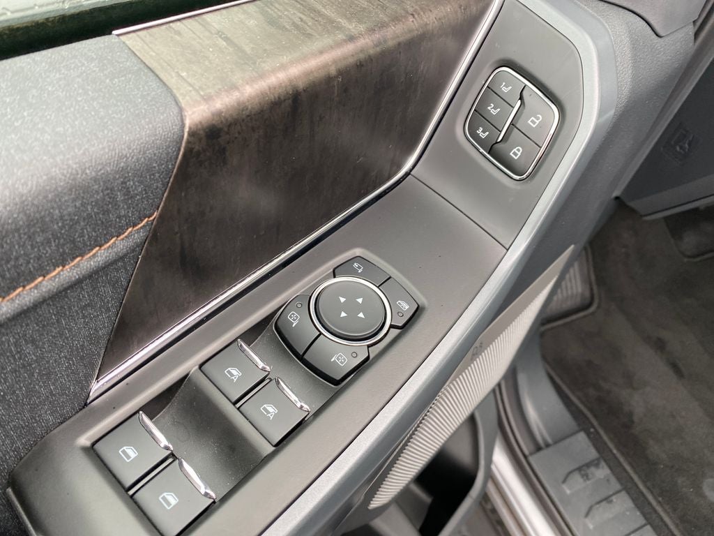 2023 Ford F-150 Lightning LARIAT