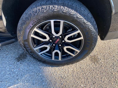 2023 GMC Yukon XL AT4