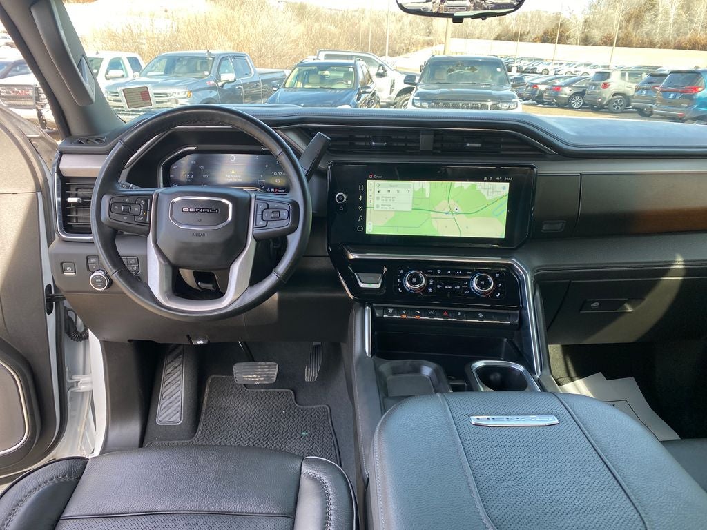 2024 GMC Sierra 2500HD 4WD Crew Cab Standard Bed Denali