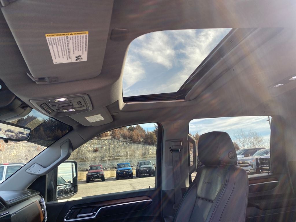 2024 GMC Sierra 2500HD 4WD Crew Cab Standard Bed Denali