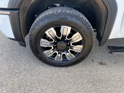 2024 GMC Sierra 2500HD 4WD Crew Cab Standard Bed Denali