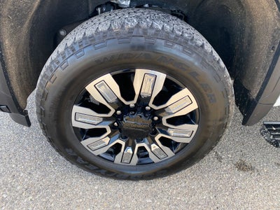 2024 GMC Sierra 2500HD 4WD Crew Cab Standard Bed Denali