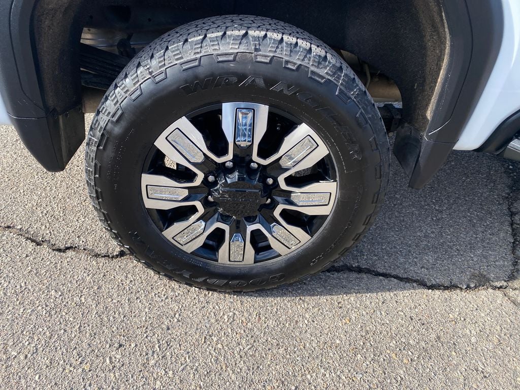 2024 GMC Sierra 2500HD 4WD Crew Cab Standard Bed Denali