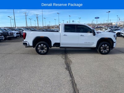 2024 GMC Sierra 2500HD 4WD Crew Cab Standard Bed Denali