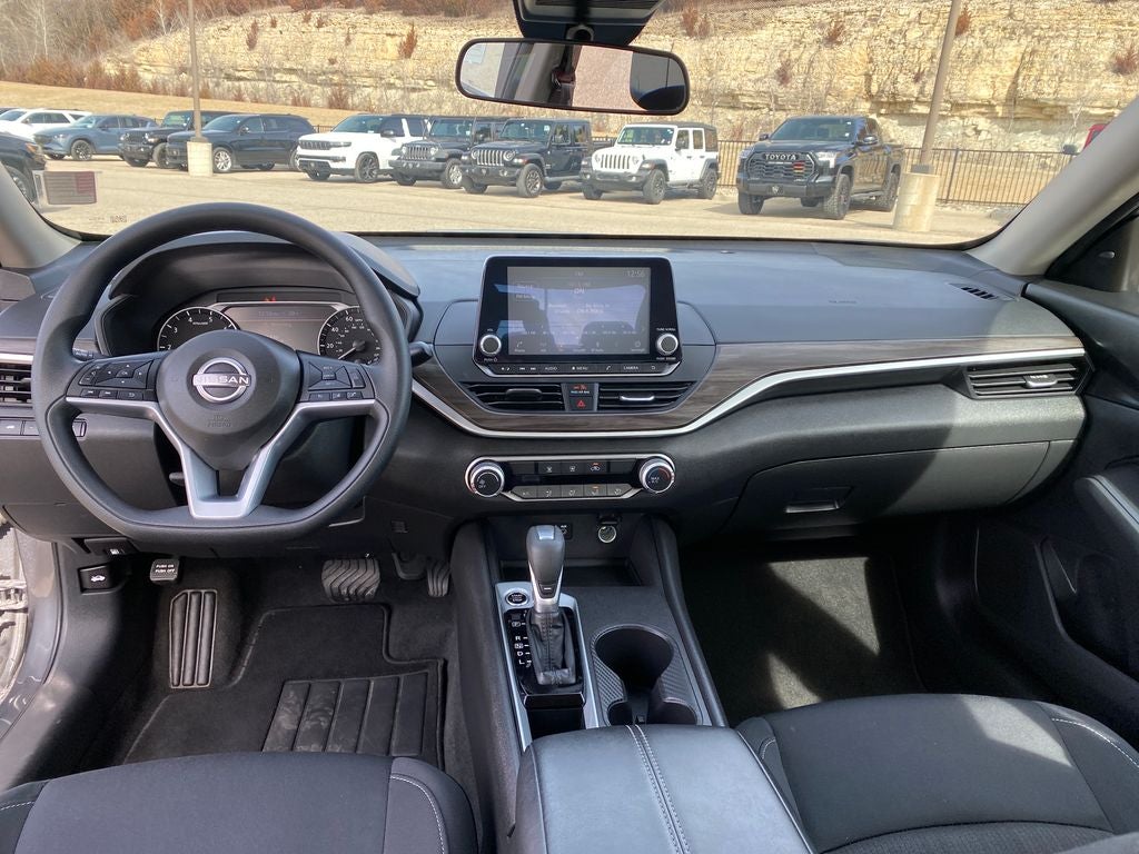 2025 Nissan Altima SV FWD