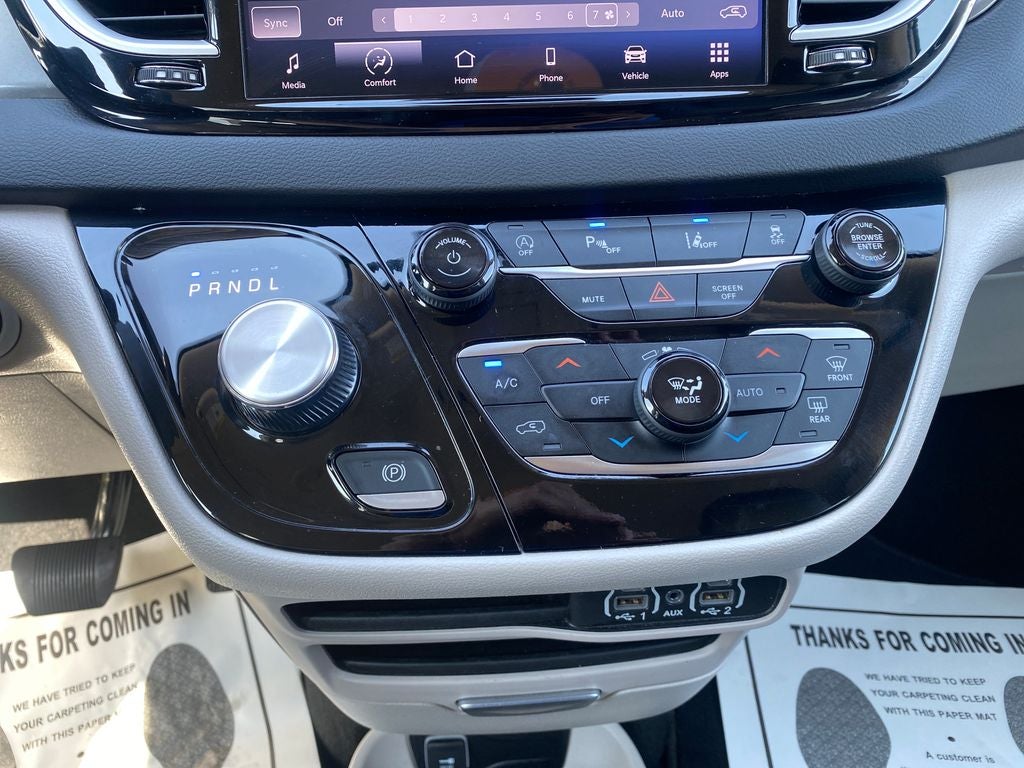 2024 Chrysler Pacifica Touring L
