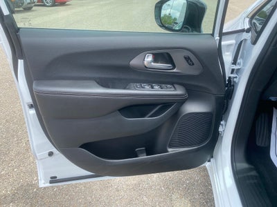 2027 Chrysler Pacifica PACIFICA SELECT