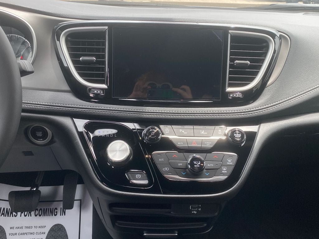 2027 Chrysler Pacifica PACIFICA SELECT