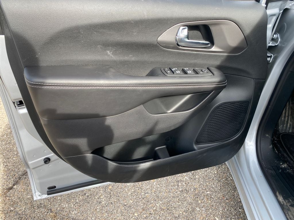 2026 Chrysler Voyager VOYAGER LX