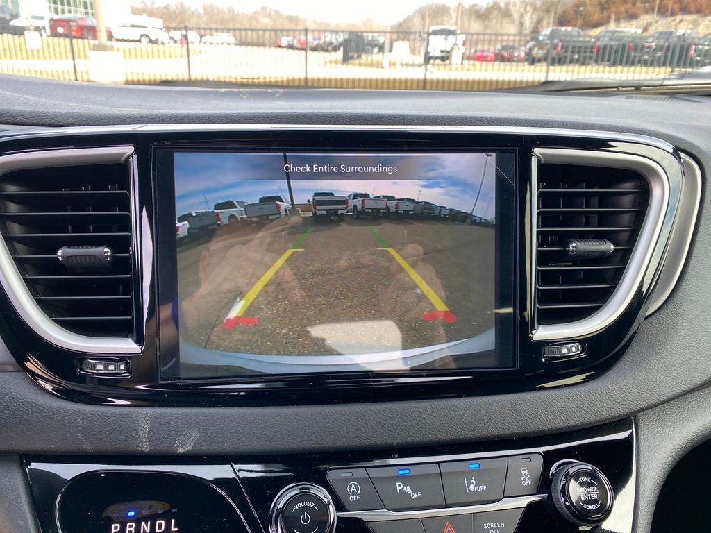 2026 Chrysler Voyager VOYAGER LX