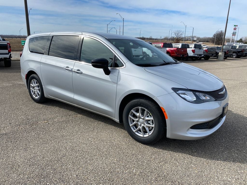 2026 Chrysler Voyager VOYAGER LX