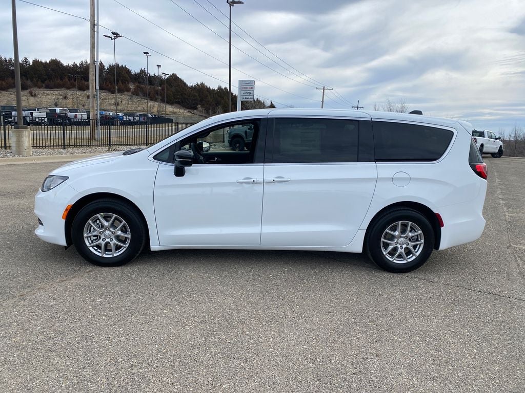 2026 Chrysler Voyager VOYAGER LX
