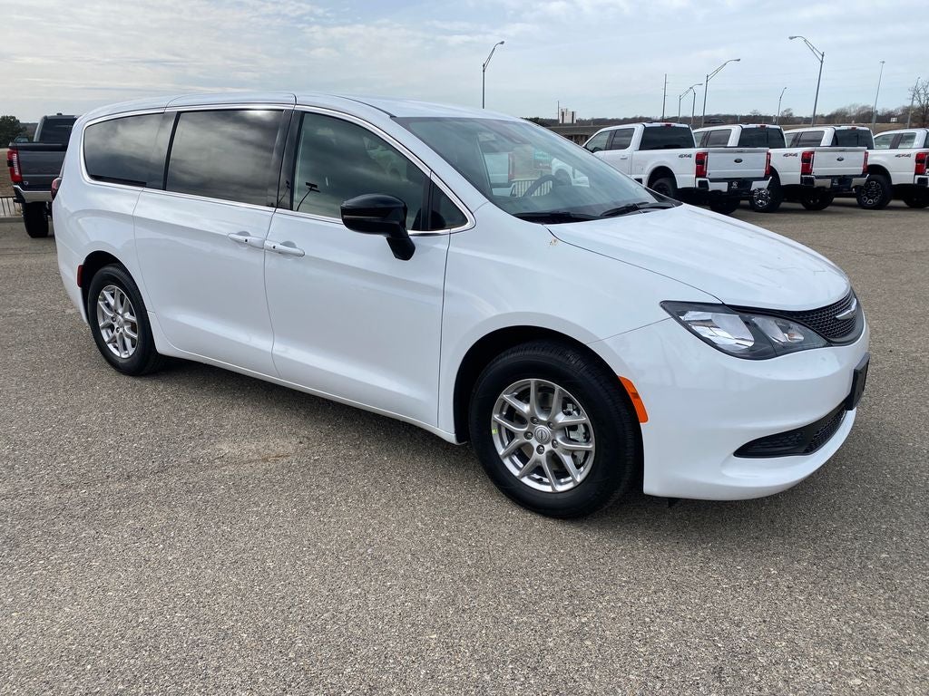 2026 Chrysler Voyager VOYAGER LX