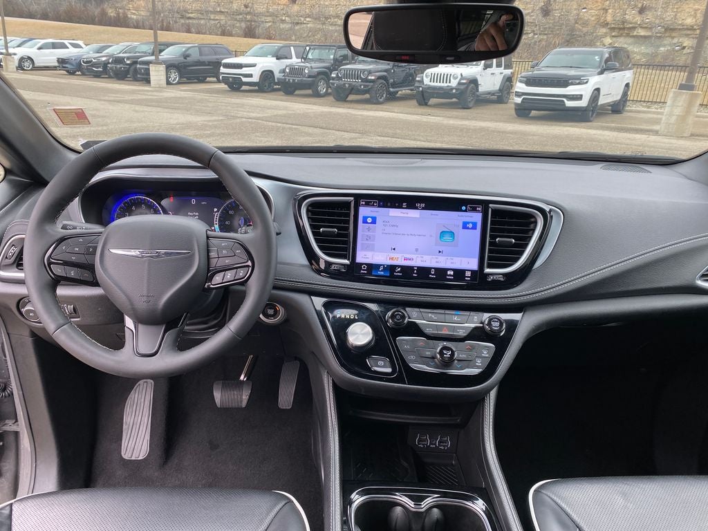 2025 Chrysler Pacifica Limited