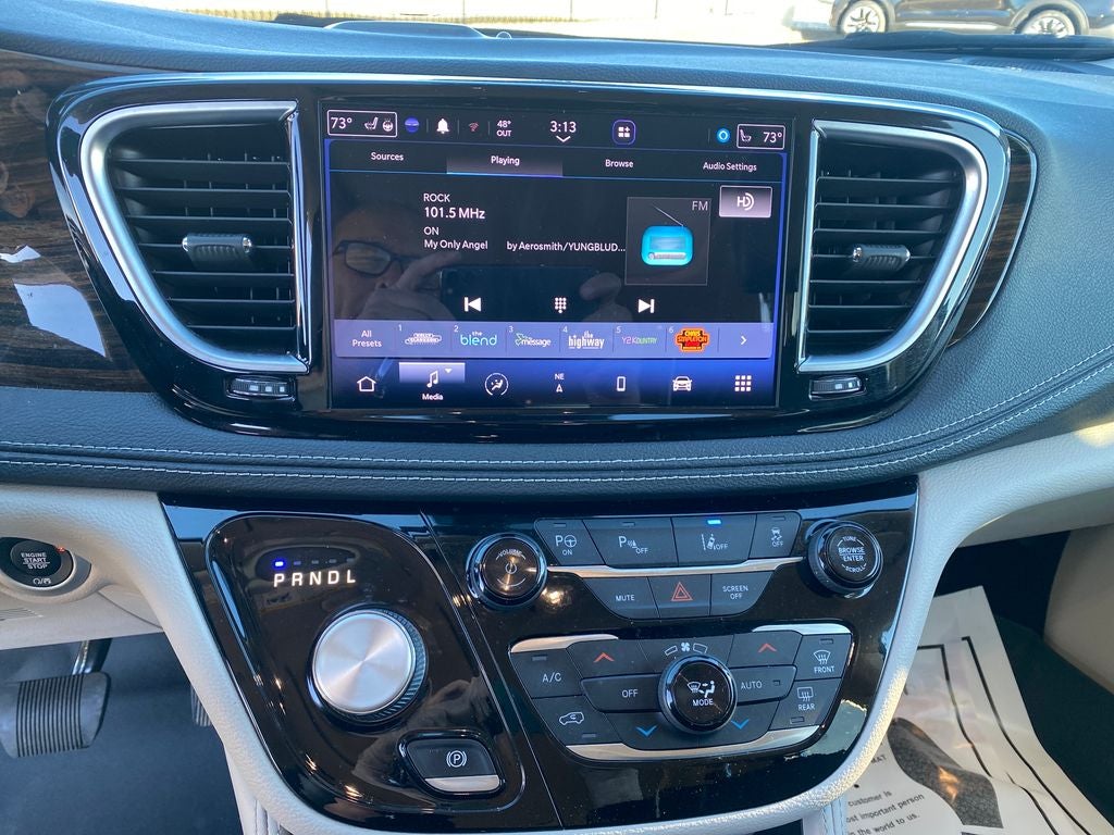 2023 Chrysler Pacifica Hybrid Limited